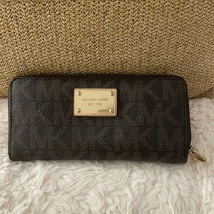 MICHAEL KORS BROWN MONOGRAM ZIP AROUND WALLET